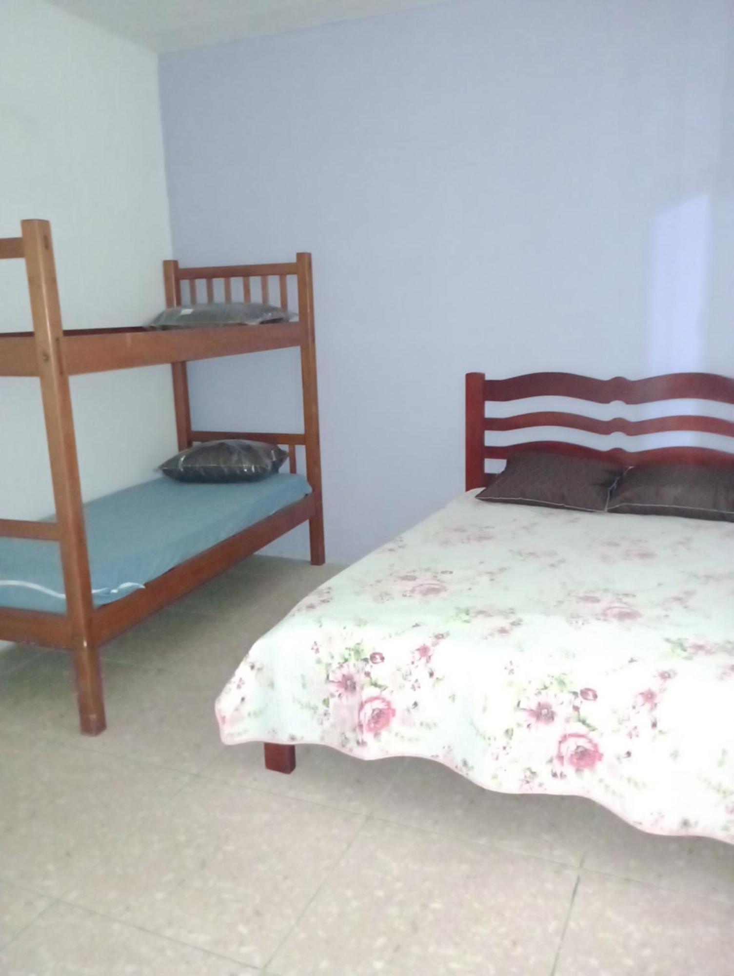 Kitnets Carolzita Casa De 1 Quarto Cozinha Completa Bem Ampla Com Churrasqueira Casa de hóspedes *