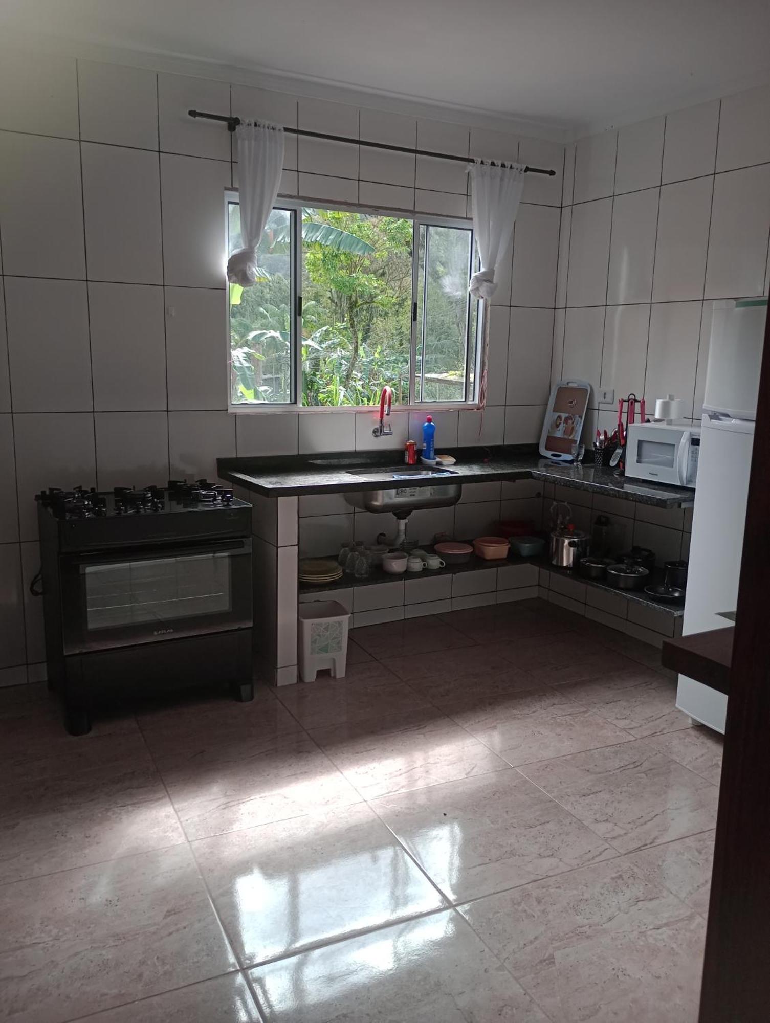 Casa de hóspedes Kitnets Carolzita Casa De 1 Quarto Cozinha Completa Bem Ampla Com Churrasqueira Ubatuba